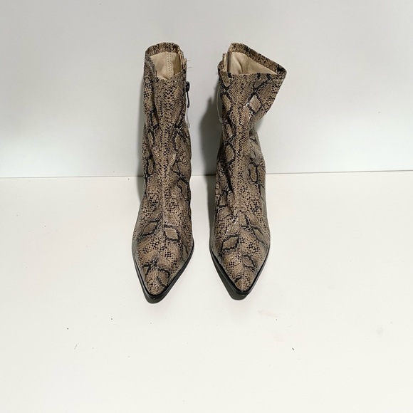 Cape Robbin Kelsey Faux Snakeskin Ankle Heel‎ Boots Size 10 Booties - Picture 4 of 8